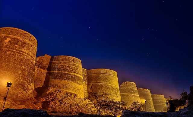 Seven wonders of the world you might have not heard about yet - Derawar Fort, Pakistan
