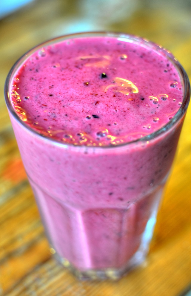 It is delicious, it looks great and it is very healthy. This smoothie will melt body fat 