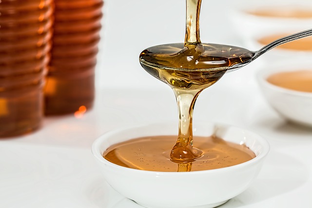 1 tablespoon honey in the evening regenerates the liver, protects the brain and helps losing weight