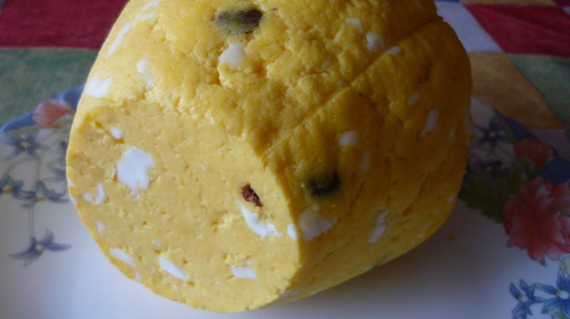 Yellow Easter cheese - a unique recipe from Northeast Hungary