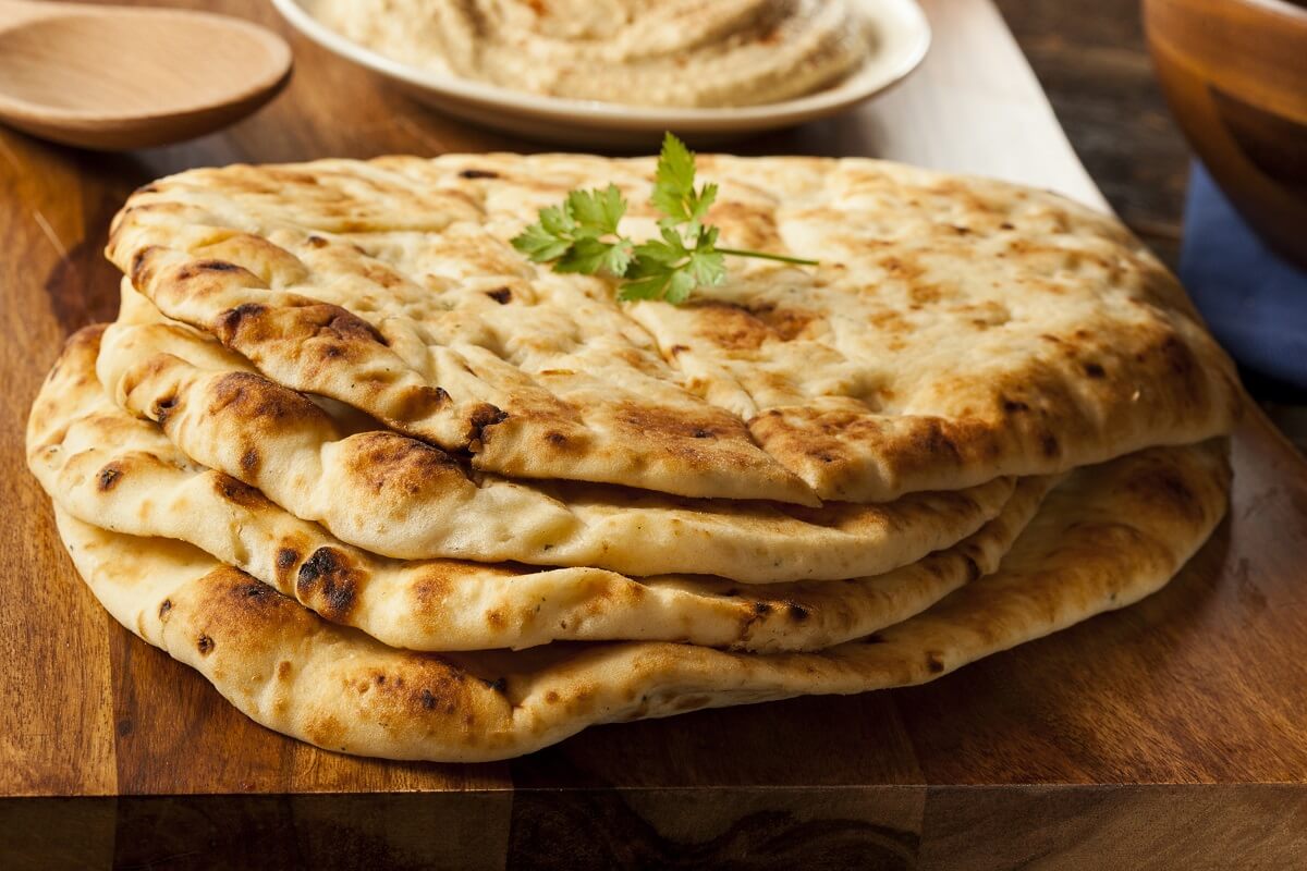 Healthy naan bread made from oat flour: a fast recipe that goes well with juicy stews and sauces